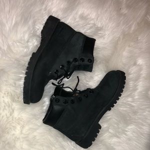 Black timberland boots